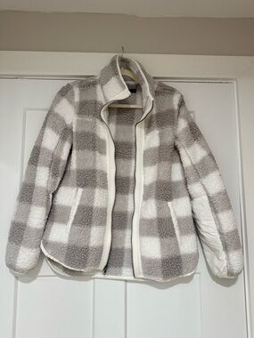 Abercrombie neutral Sherpa size medium